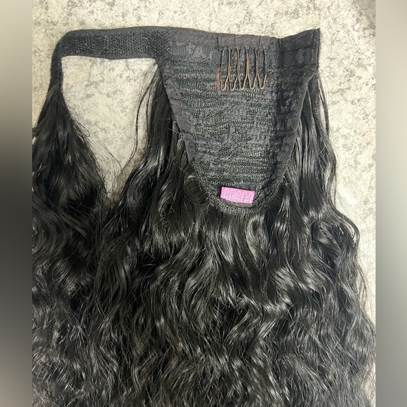 26" Extra Long Ponytail Clip in With Loose Spirals - Picture 4 of 8